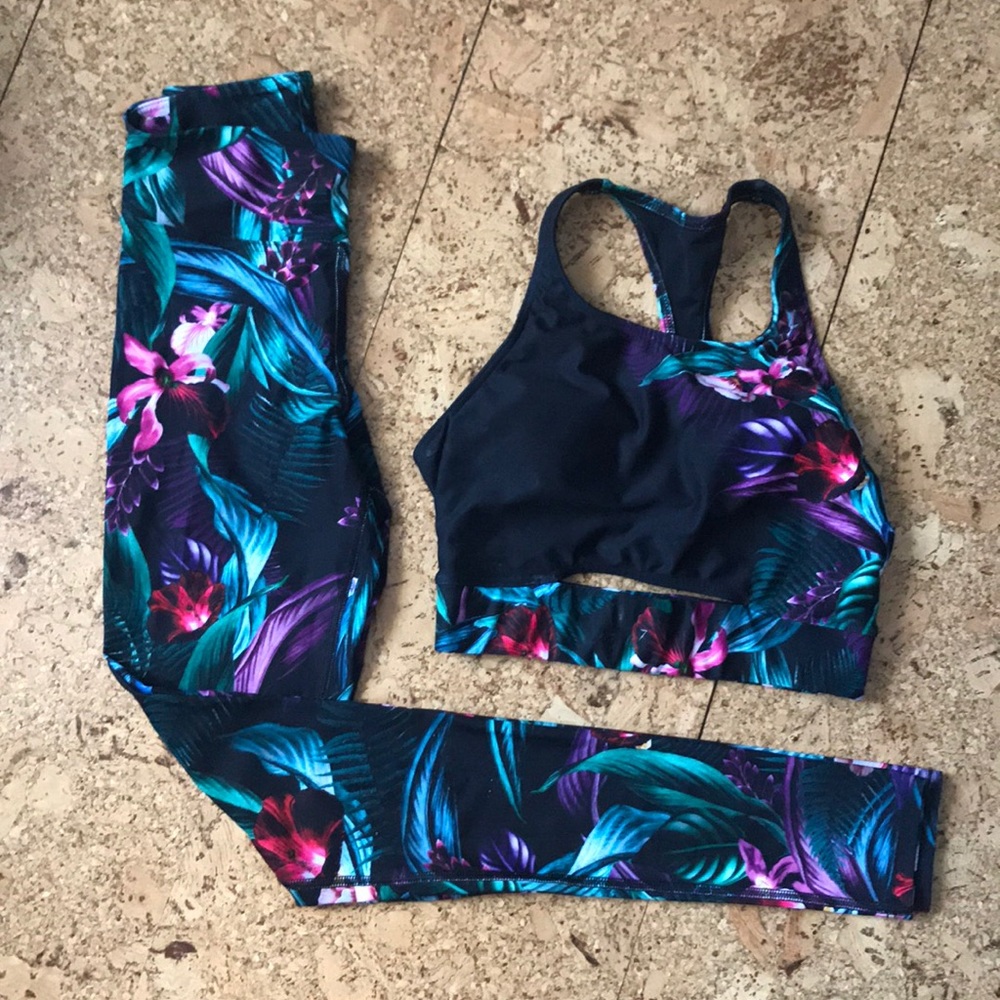 Small Yoga Outfit